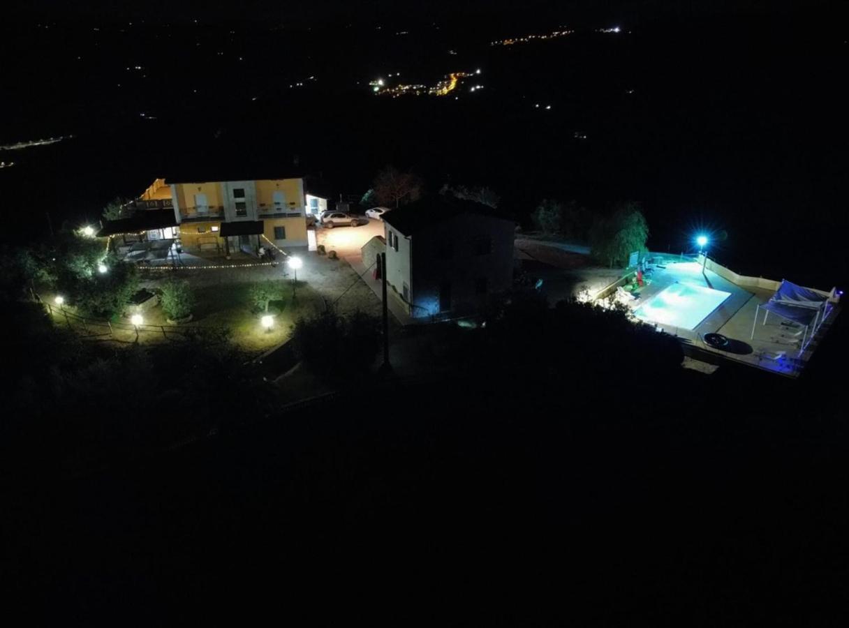Agriturismo La Terrazza Valfabbrica Ngoại thất bức ảnh
